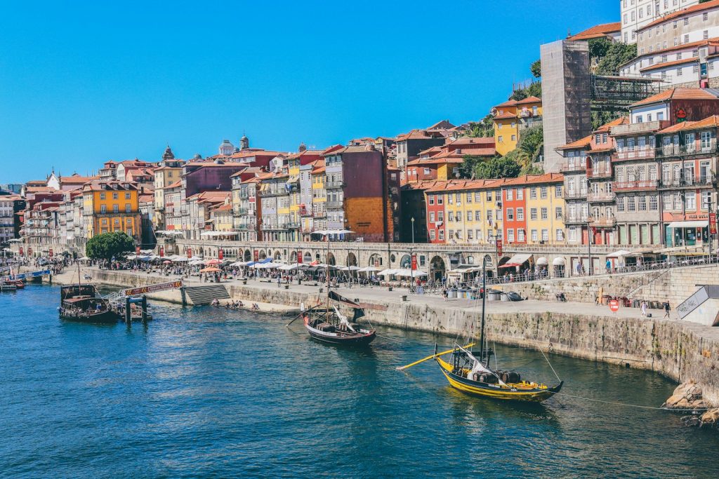 Ribeira do Porto com barcos rabelos